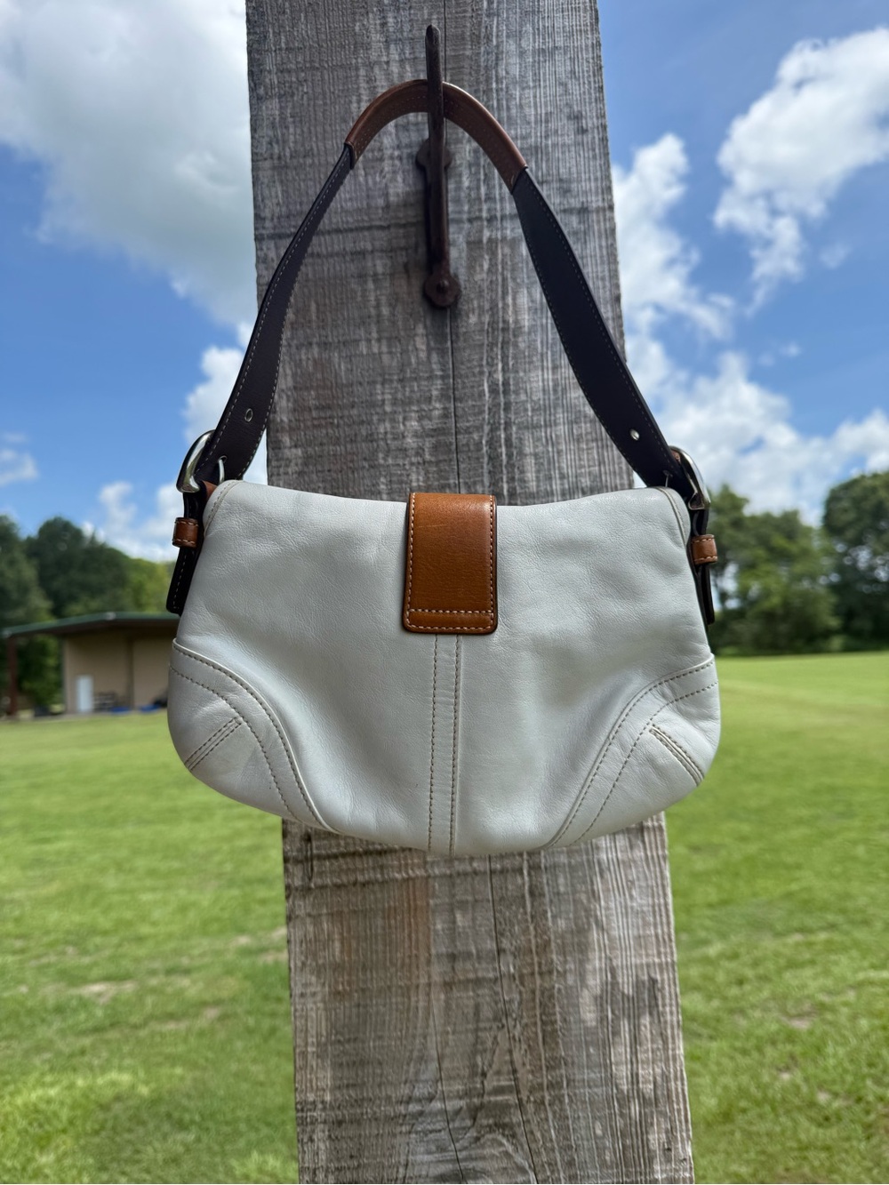 Coach Vintage White Leather Brown Purse - Picture 2 of 4